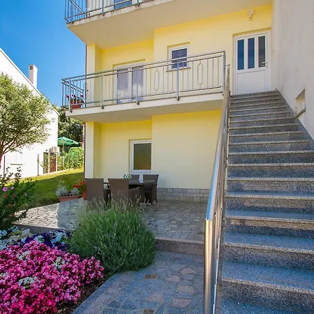 Tony Apartman